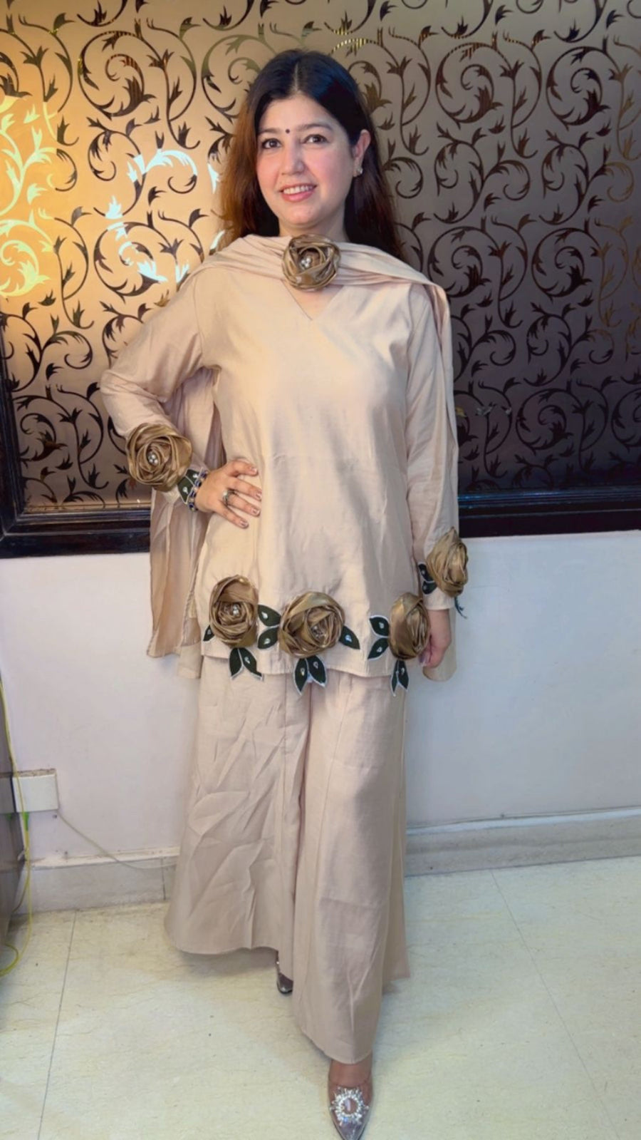 Beautiful 3Pc. 3d Floral Leaf and Pearl Detailing Suit with Flower Choker Dupatta WW51