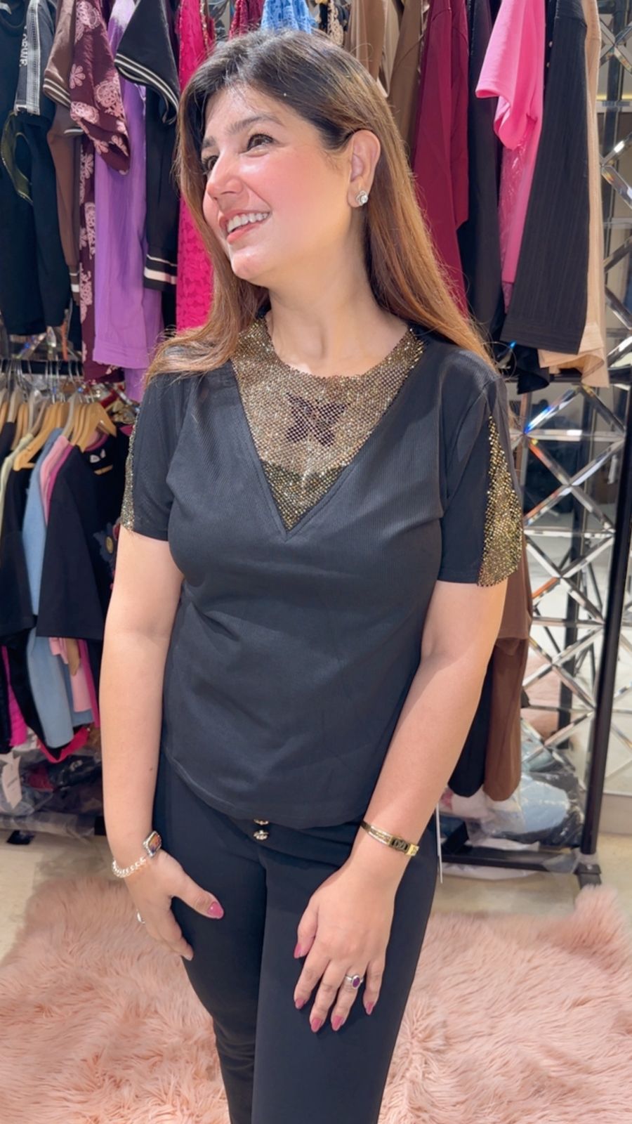 Top with beautiful neckline and arm detailing WW37
