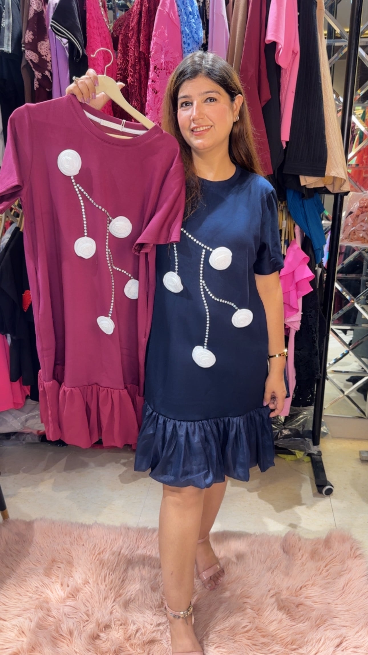Dress with flowers detailing WW35