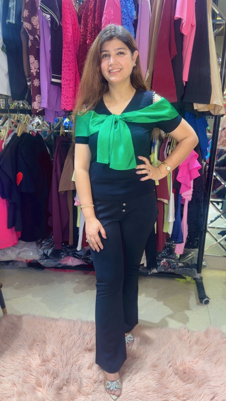 Stunning Top With Knot Style WW24
